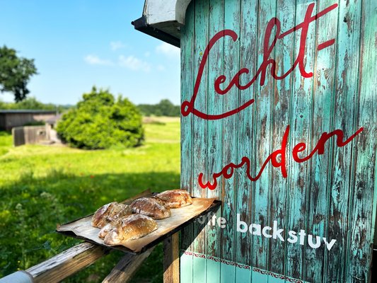 Lütte_Backstuv_außen_brot-quer_01_bea.jpg